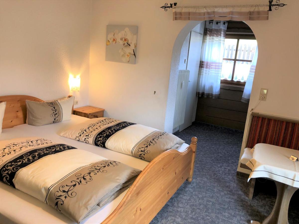 Gaestehaus Am Kurparkweg Hotell Reit im Winkl Exteriör bild