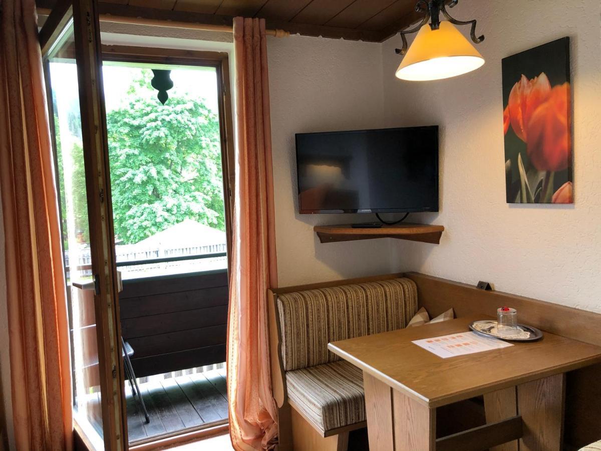 Gaestehaus Am Kurparkweg Hotell Reit im Winkl Exteriör bild