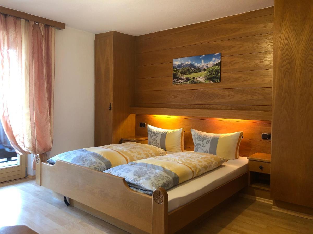 Gaestehaus Am Kurparkweg Hotell Reit im Winkl Exteriör bild