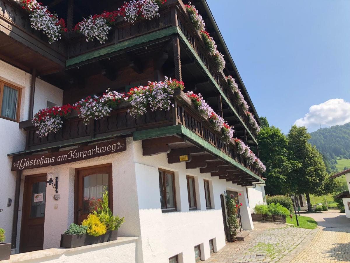 Gaestehaus Am Kurparkweg Hotell Reit im Winkl Exteriör bild