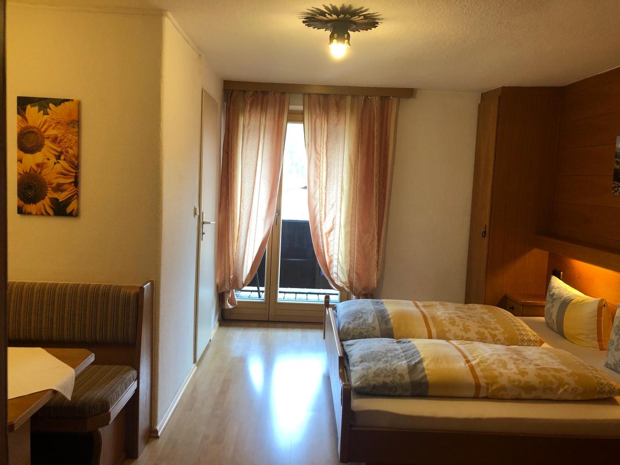 Gaestehaus Am Kurparkweg Hotell Reit im Winkl Rum bild