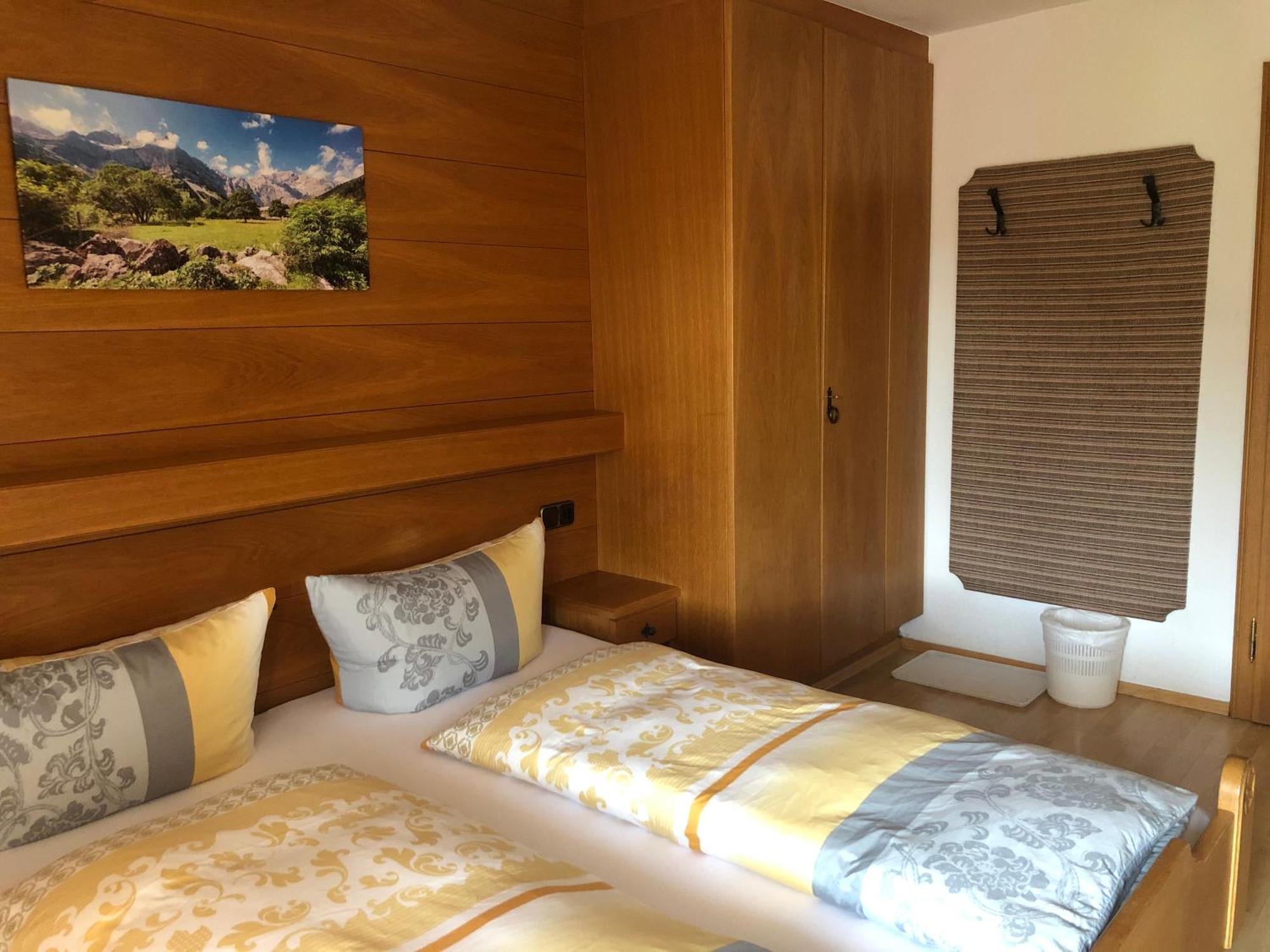 Gaestehaus Am Kurparkweg Hotell Reit im Winkl Rum bild