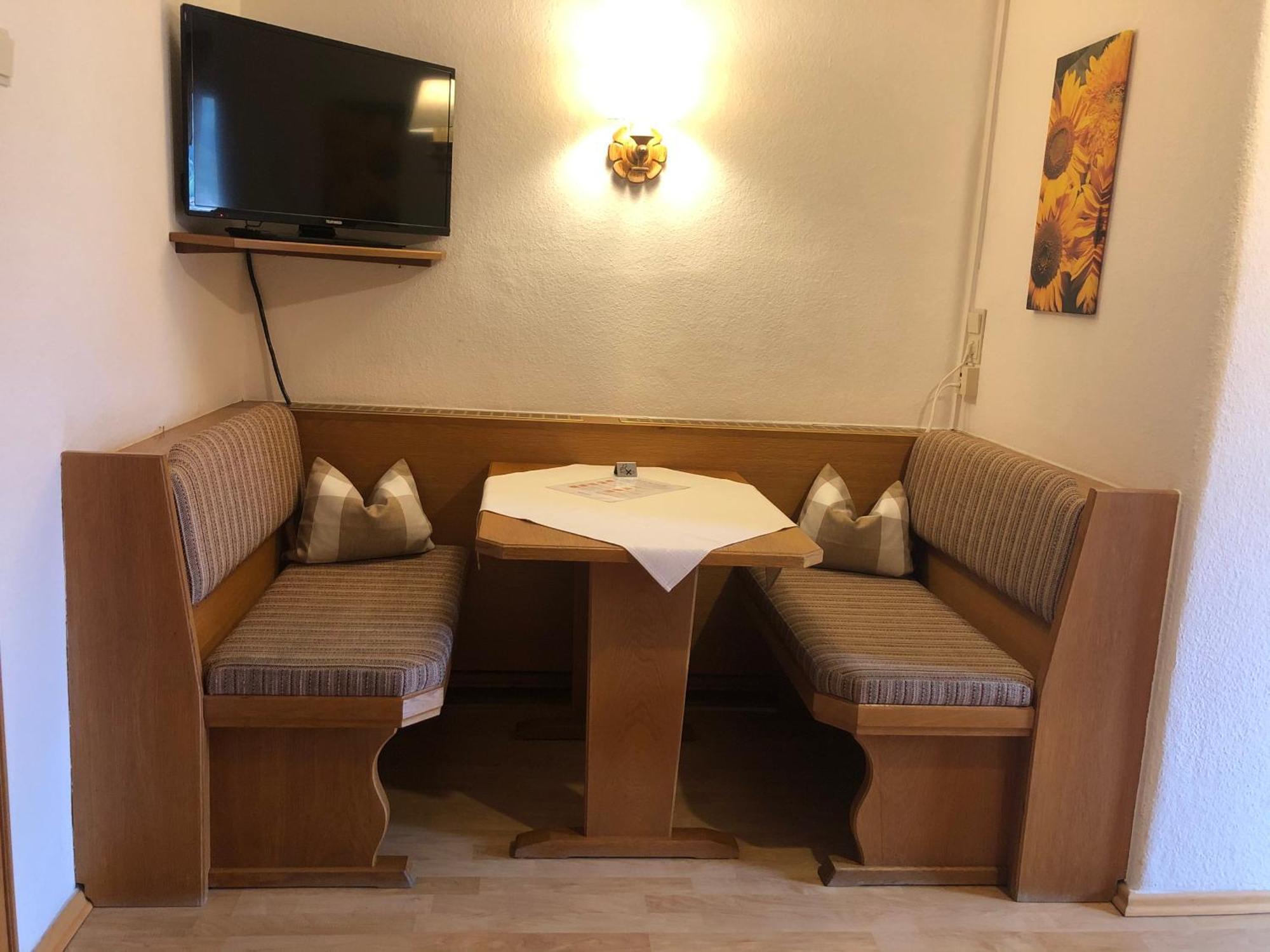 Gaestehaus Am Kurparkweg Hotell Reit im Winkl Rum bild