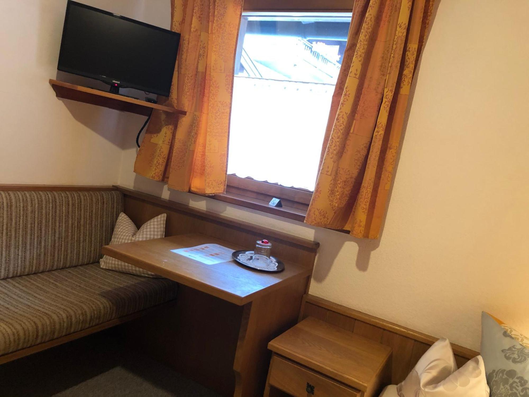 Gaestehaus Am Kurparkweg Hotell Reit im Winkl Rum bild