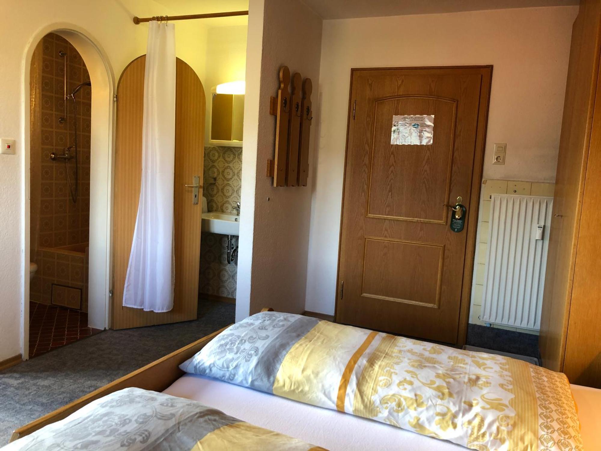 Gaestehaus Am Kurparkweg Hotell Reit im Winkl Rum bild